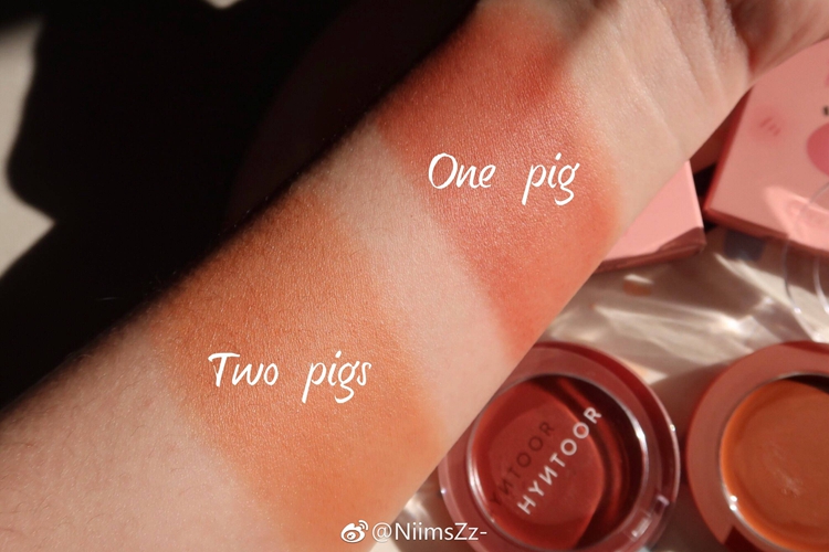 Heo dễ thương HYNTOOR màu đen gián / thỏ đen thỏ lợn kem má hồng lâu không dễ tẩy kem mousse má hồng - Blush / Cochineal phấn má sunnies face