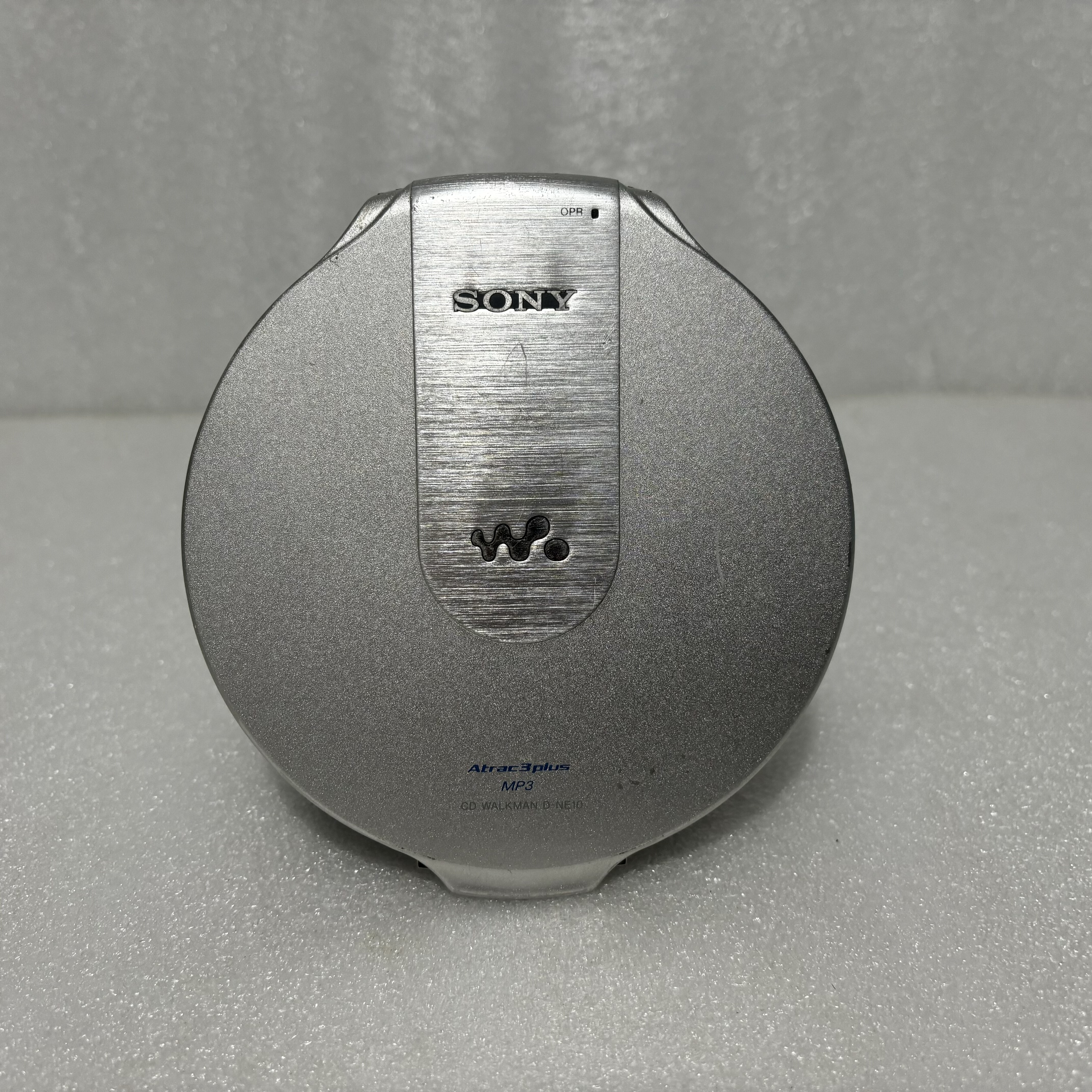 Sony D-NE10随身CD机,适合现代音乐爱好者的复古之选?