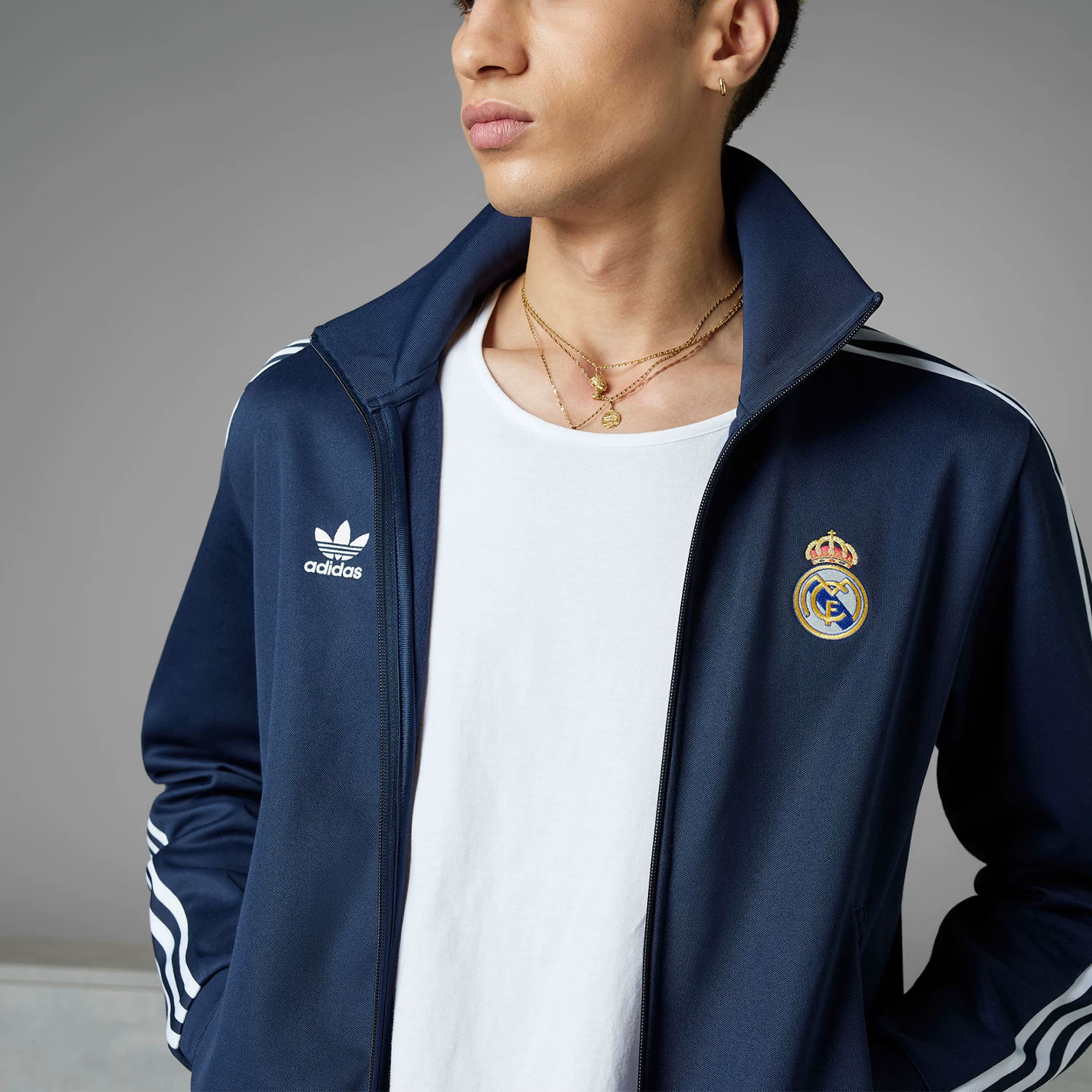 Куртка спортивная Adidas Genuine Clover мужская реальная мадридская футболка IL1026