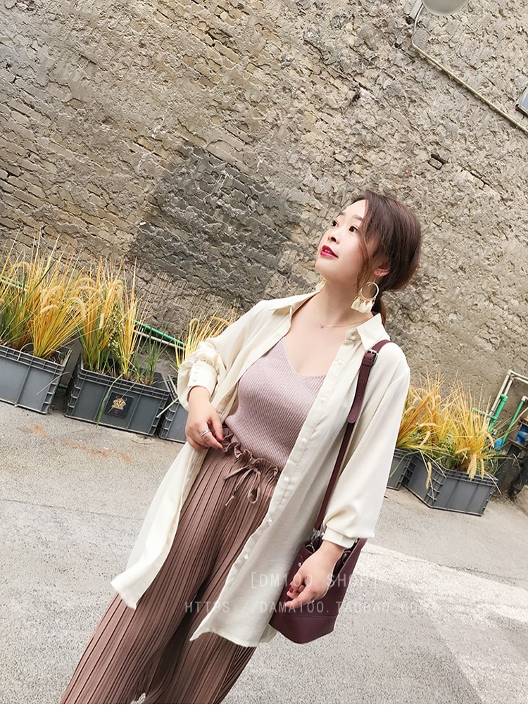 Cộng với phân bón XL cho phụ nữ mùa xuân mới béo MM200 kg áo sơ mi cổ chữ V mỏng mỏng áo sơ mi nữ công sở