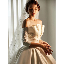 Satin main light wedding dress 2021 new bridal temperament high end retro Hepburn long sleeve trailing simple atmospheric French