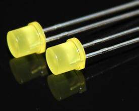 Light emitting diode 5 * 6MM flat head yellow hair yellow LED light LED light emitting diode high brightness cylindrical 