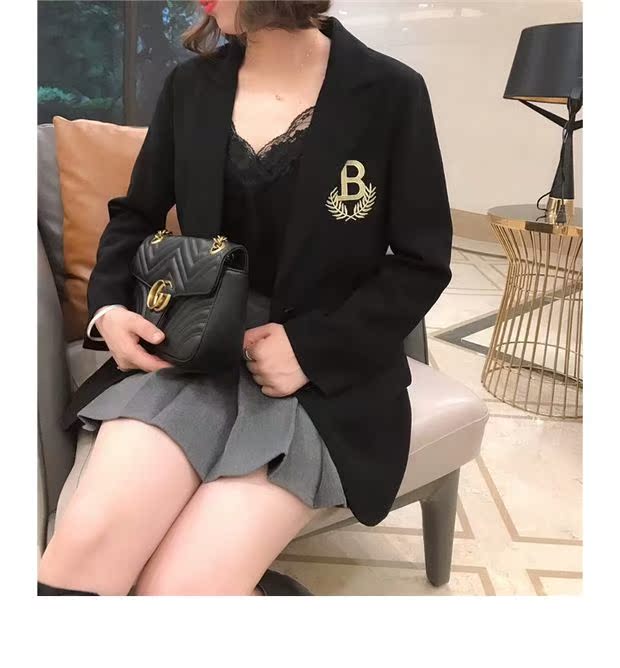 Áo khoác vest nữ màu đen chữ B thêu mùa thu 2018 thon gọn sau bộ đồ bó sát shop đồ nữ