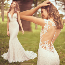 Light wedding dress V-neck 2021 new lace trailing fishtail halter wedding dress French wedding dress retro Hepburn woman