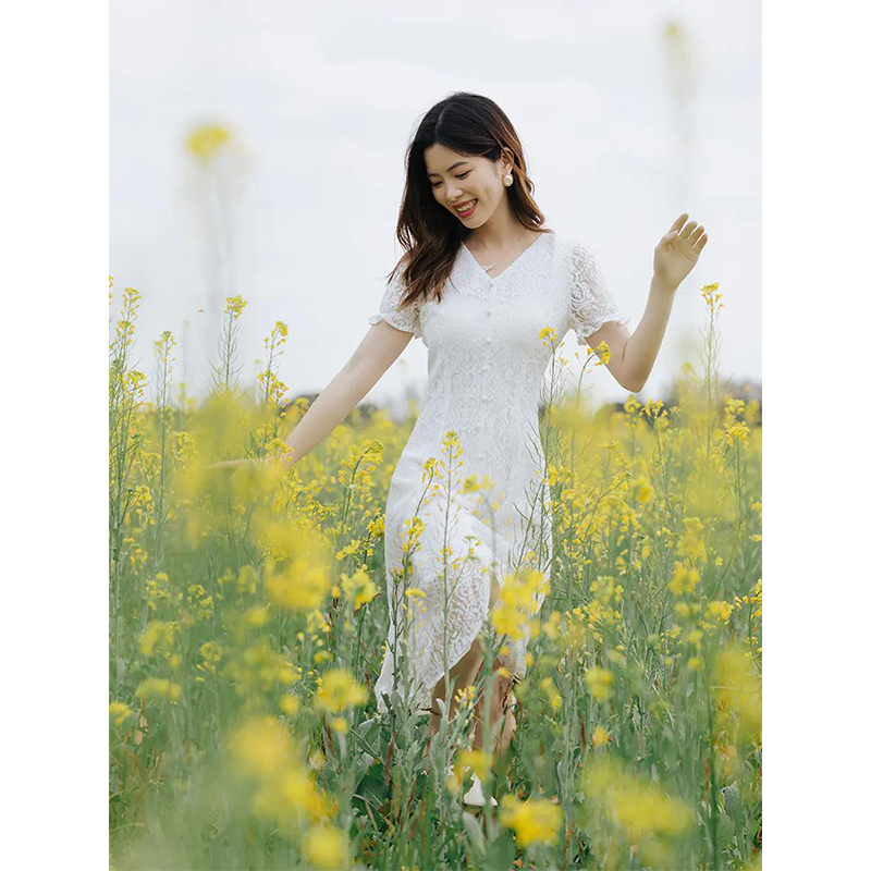 Lacquer quantity One cut small child white middle long dress V lead lace casserine casserian dress Summer slim fit 0519