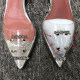Sandals ສໍາລັບແມ່ຍິງ 2024 Summer ແບບໃຫມ່ Crystal Diamond Buckle ໂປ່ງໃສ Heels ສູງແມ່ຍິງ Heel Thick Pointed Toe Versatile Medium Heel Fairy Shoes
