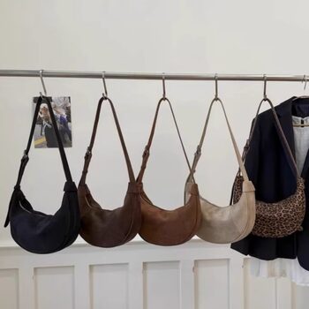 Women's Crossbody Bag 2025 New Autumn and Winter Model, Large Capacity, Niche Design, High-End Vintage Shoulder Dumpling Bag