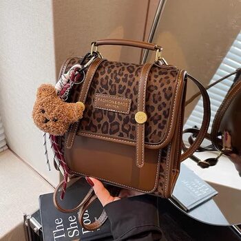 Backpack for Women, Lightweight and Stylish for Travel, 2025 New Model, Niche Design, High-End Feel, Street Fashion, Student School Bag