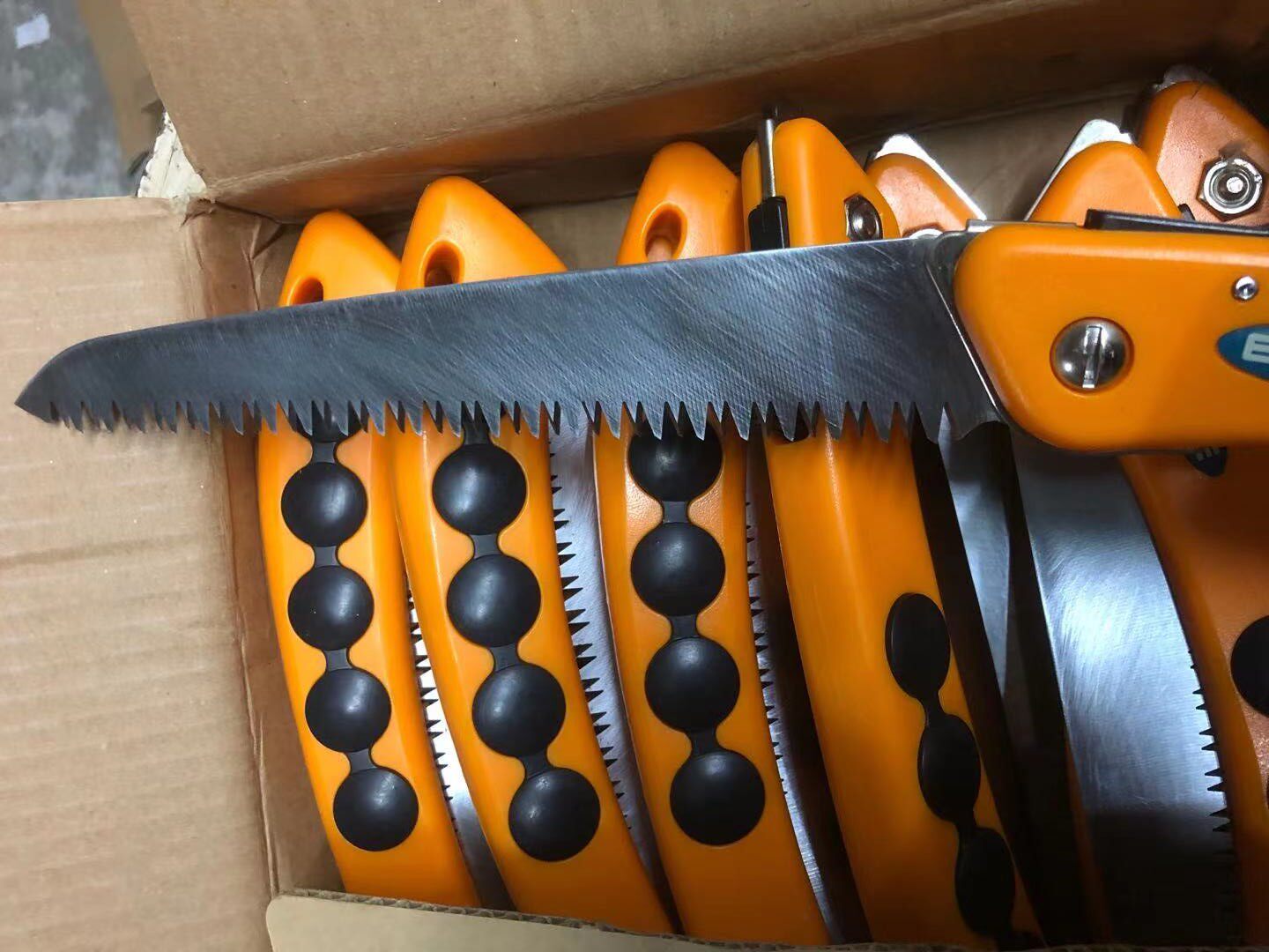 Stocks Korea-produced EAGLE brand folding saws triple fast saw strips with abrasions