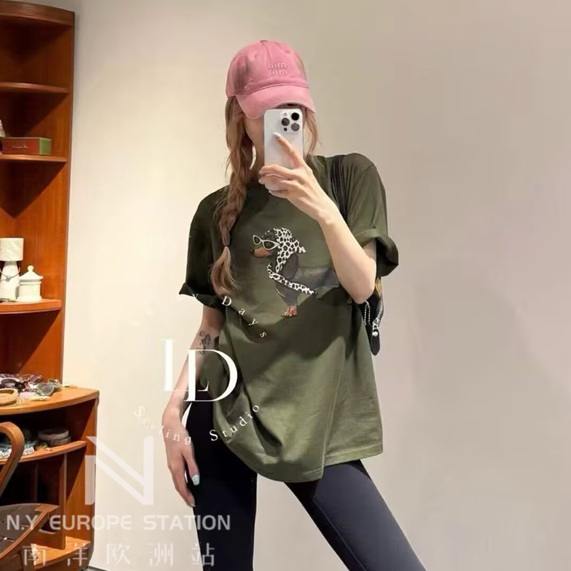 Shenzhen Nanyou 2026 European Summer New Collection Pink Label Retro Spotted Puppy Casual Short-Sleeve T-Shirt for Women Shenzhen Nanyou 2026 European Summer New Collection Pink Label Retro Spotted Puppy Casual Short-Sleeve T-Shirt for Women