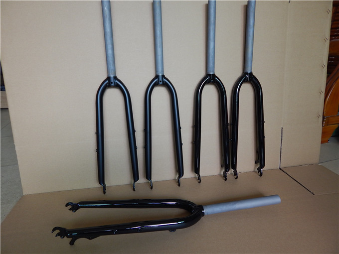 26 inch 27.5 inch mountain bike fork hard fork steel fork non-standard disc brake highway double hole can be loaded with water bottle holder