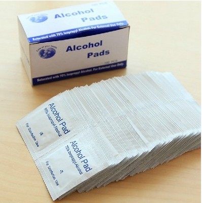 Disposable alcohol disinfecting alcohol tablets outdoor first - aid alcohol tablets on mobile phone wounds disinfecting alcohol cotton wipes