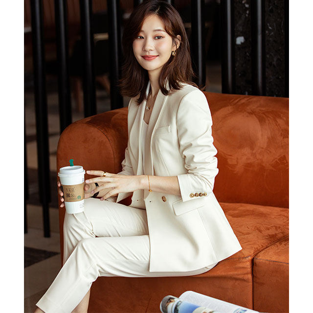 Diisshia cream rice suit jacket female 2022 new temperament fashion small green fruit collar suit suit
