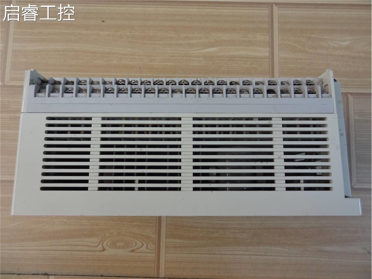 Dismantling Mi tsubishi Mitsubishi PLCFXON-60M programming controller FON-X60MR-001