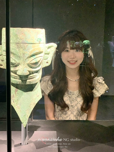 Маленькая женская юбка с летающими рукавами и цветочным принтом во французском стиле ретро, ​​лето 2025, новая тонкая длинная юбка с тонкой талией