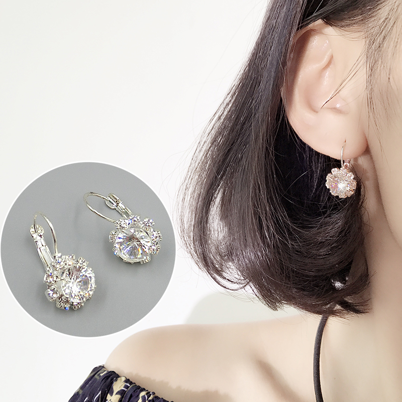 2021 new micro-inlaid full drill red sapphire earrings, European and American minimalist Mom temperament 100 hitch Elegant Ear Pin