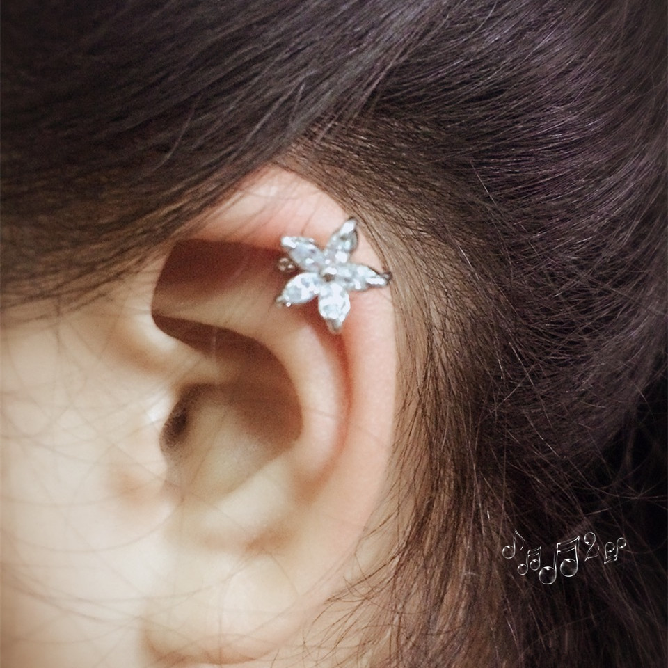 Korean high quality zircon crystal Super Flash earrings without ear hole U shaped five leaf flower ear bone clip single
