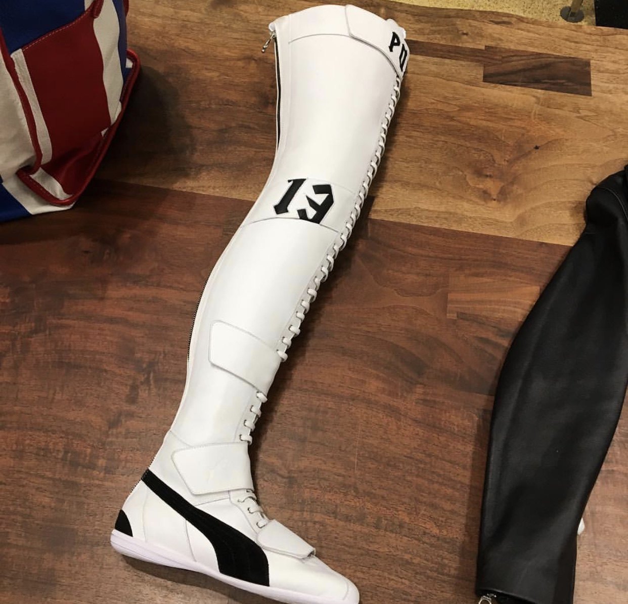 Puma Rihanna Fenty 蕾哈娜秀款运动过膝长靴，潮流新宠？🔥-线下代购-淘宝好物网, image size:1242x1194