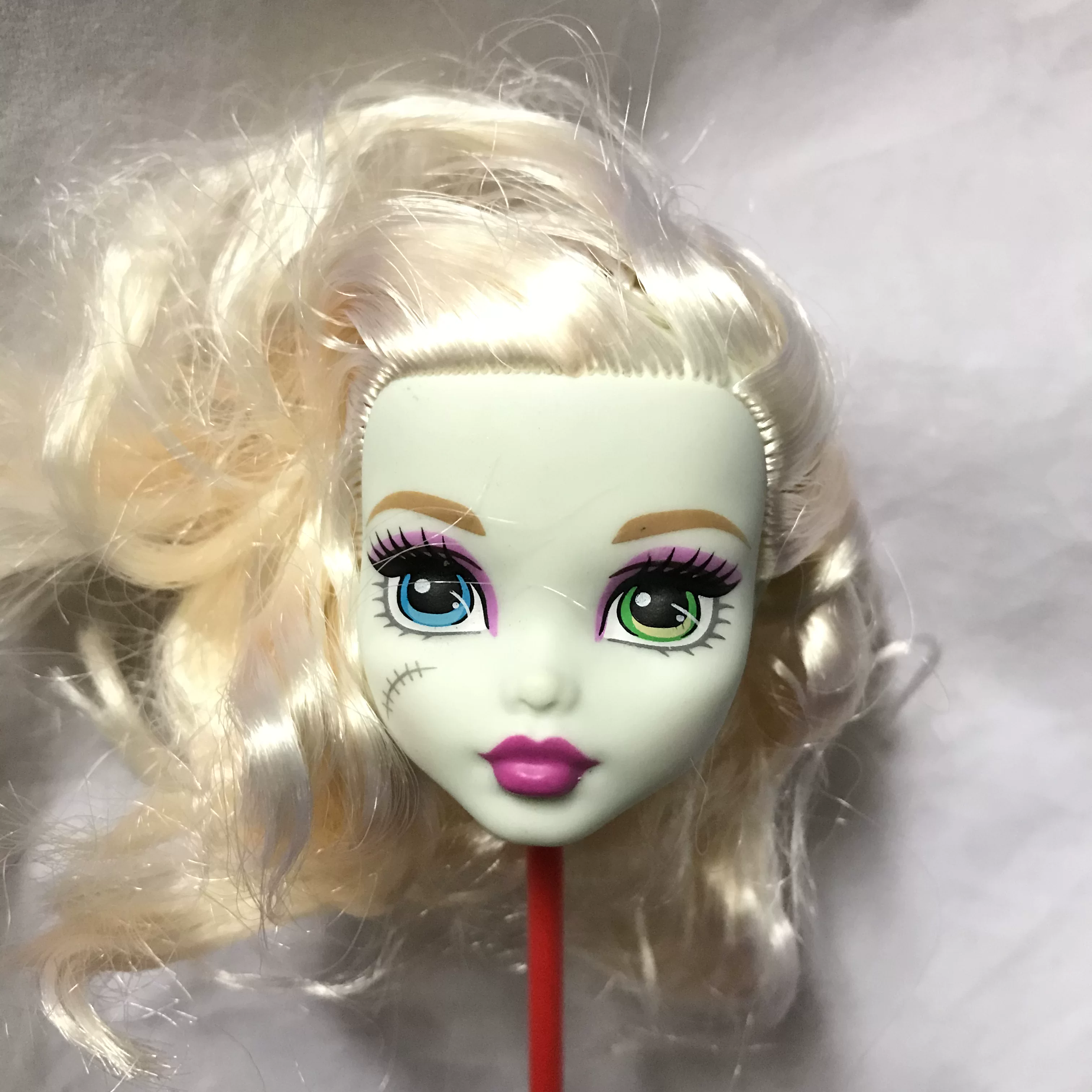 Натуральная крупнооптовая Гонконг Monster High школьная сказка эльф высшая школа голова младенца с макияжем голова младенца с множеством стилей постоянно обновляется