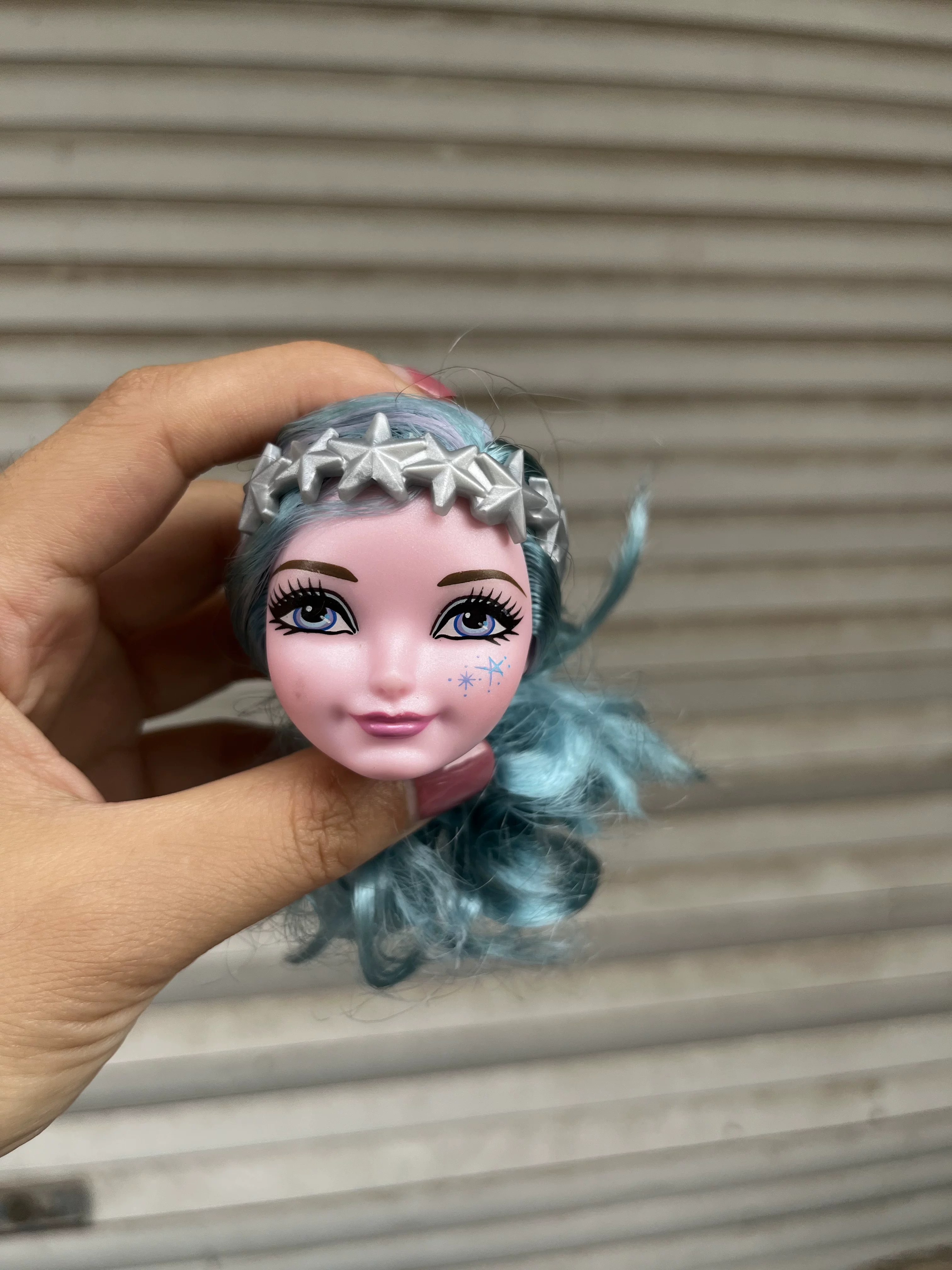 Натуральная крупнооптовая Гонконг Monster High школьная сказка эльф высшая школа голова младенца с макияжем голова младенца с множеством стилей постоянно обновляется
