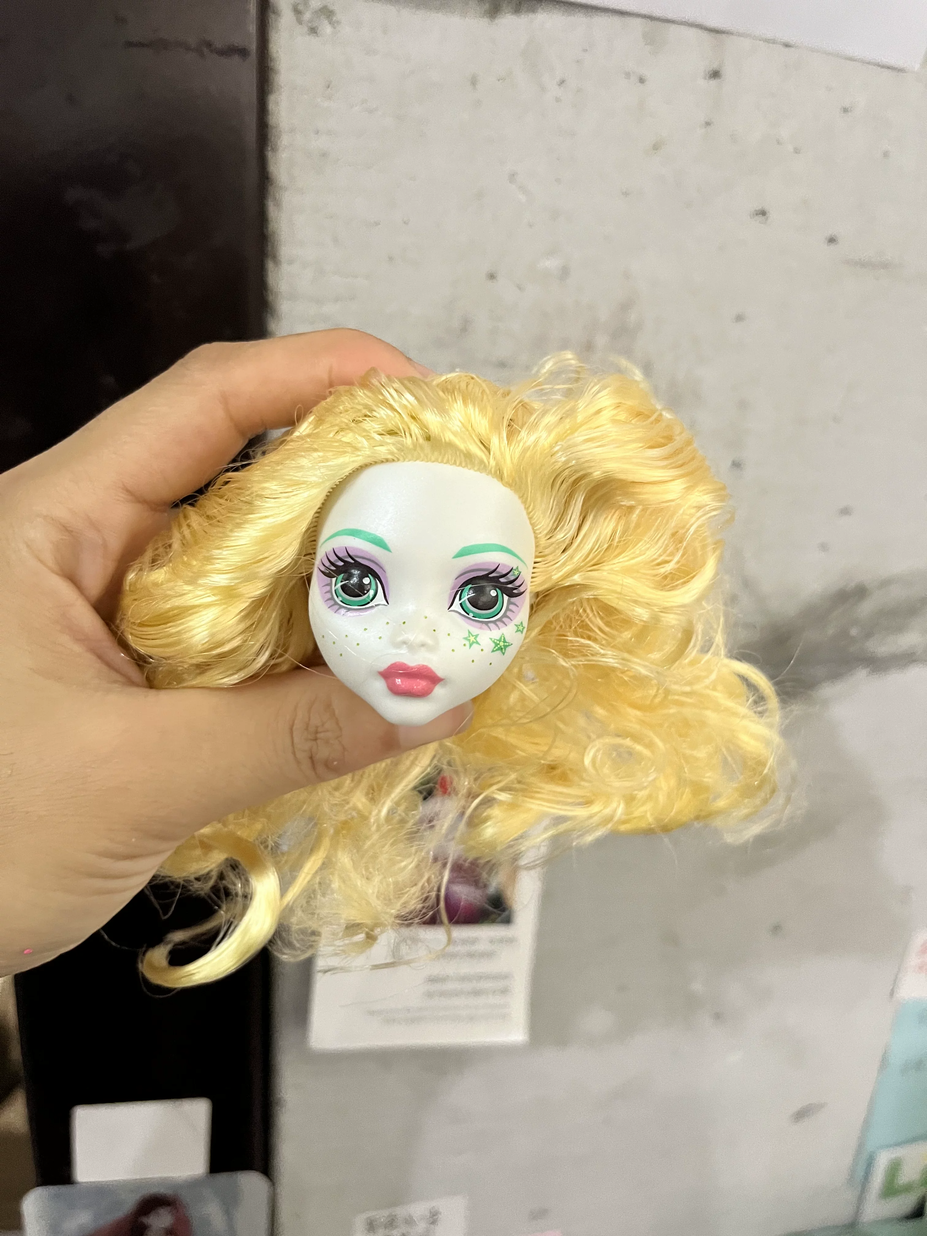 Натуральная крупнооптовая Гонконг Monster High школьная сказка эльф высшая школа голова младенца с макияжем голова младенца с множеством стилей постоянно обновляется