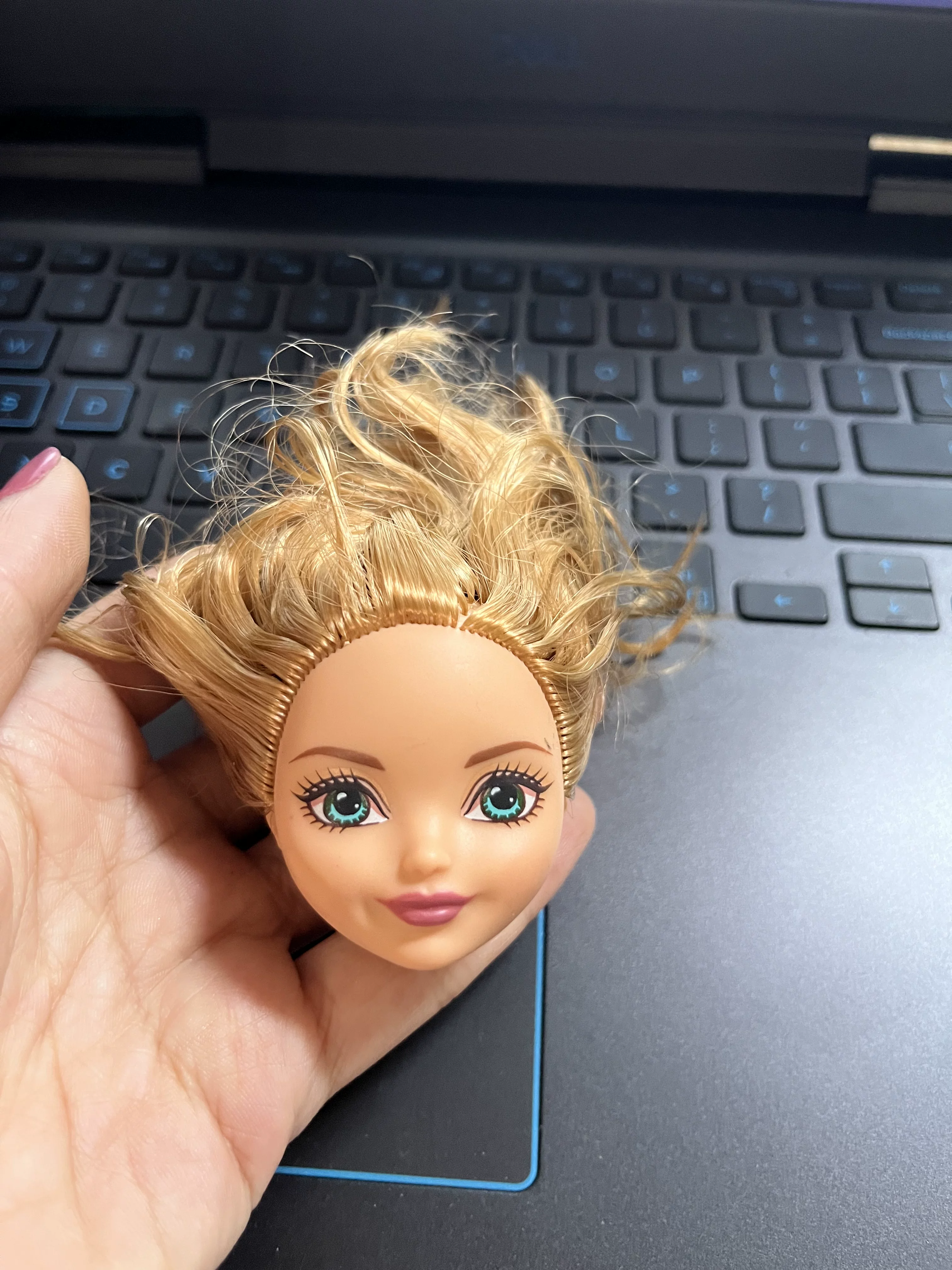 Натуральная крупнооптовая Гонконг Monster High школьная сказка эльф высшая школа голова младенца с макияжем голова младенца с множеством стилей постоянно обновляется