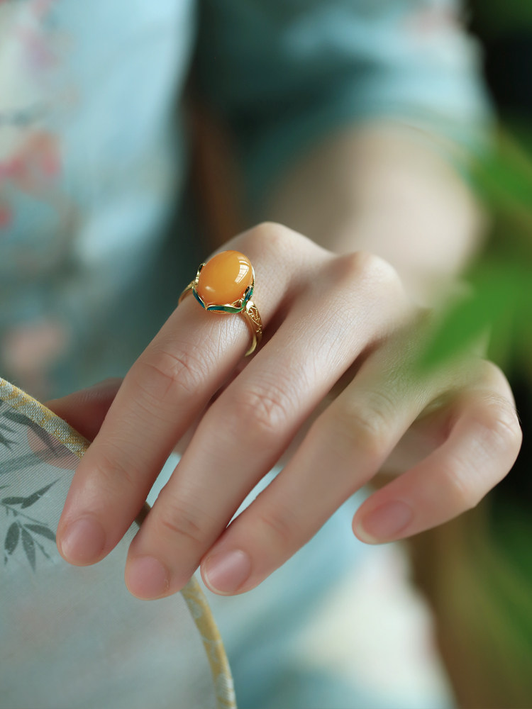 18K金镶玉葫芦戒指真的值得买吗？2026年的潮流趋势解析