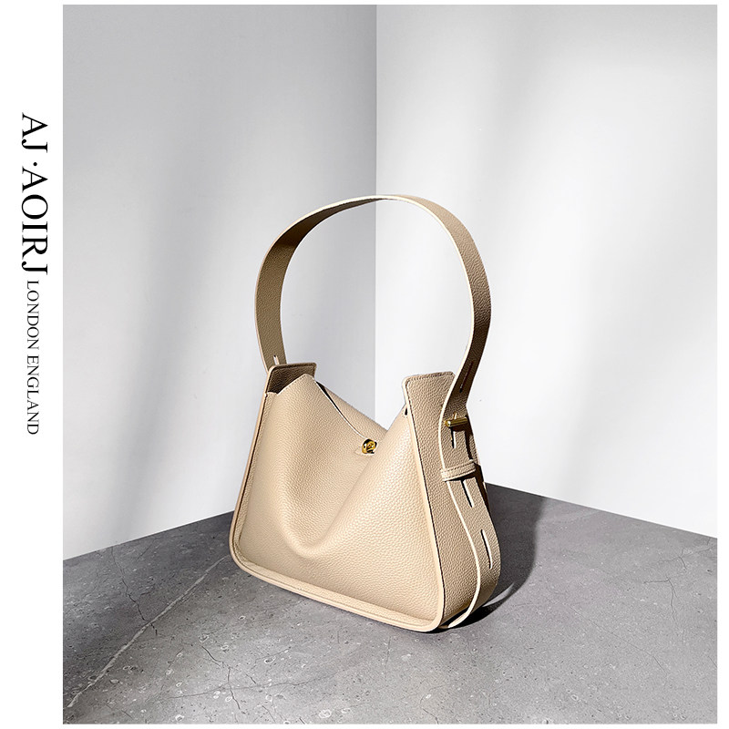(AJ AOIRJ, UK) niche design leather tote bag commuter versatile large capacity one-shoulder diagonal cross women's bag