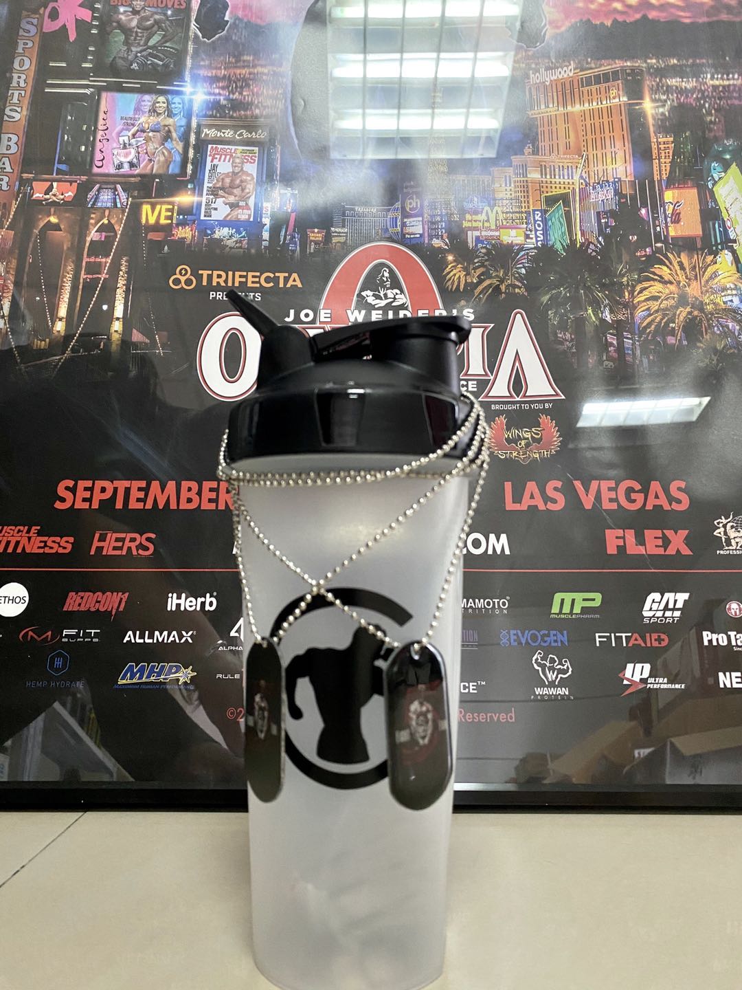 The Gerry rice water cup rocking cup Osai fitness quadrulian official limited number of times appeared in the preparation film