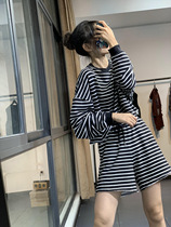 Elegant age reduction foreign style autumn fashion casual loose edge striped short sweater Elastic drawstring shorts Hong Kong flavor suit women