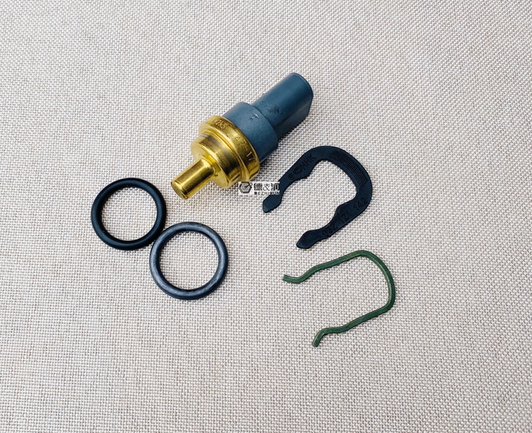 Applicable to Sagitar Magotan CC Golf Bora Langyi Tiguan water temperature induction plug sensor seal ring clip