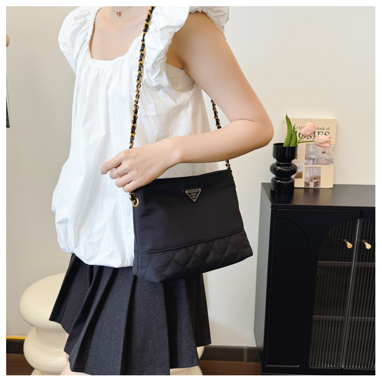 Nylon for women 2024 new fashionable large capacity single shoulder tote , casual diamond grid chain crossbody cloth_voghion.com