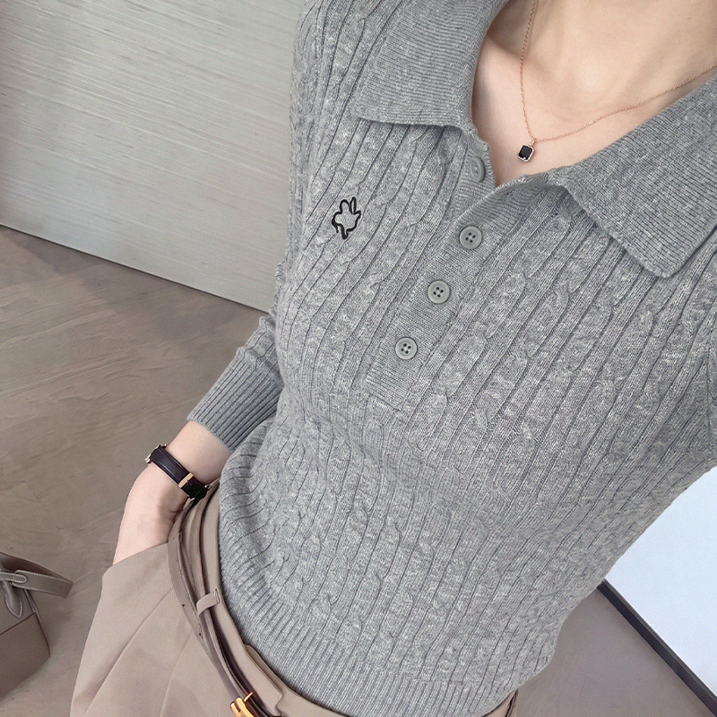 Old Money Style Gray Polo Collar Embroidered Pullover Knit Sweater for Women, Autumn and Winter Inner Layer, Slim Fit, Flattering Base Sweater Top Old Money Style Gray Polo Collar Embroidered Pullover Knit Sweater for Women, Autumn and Winter Inner Layer, Slim Fit, Flattering Base Sweater Top