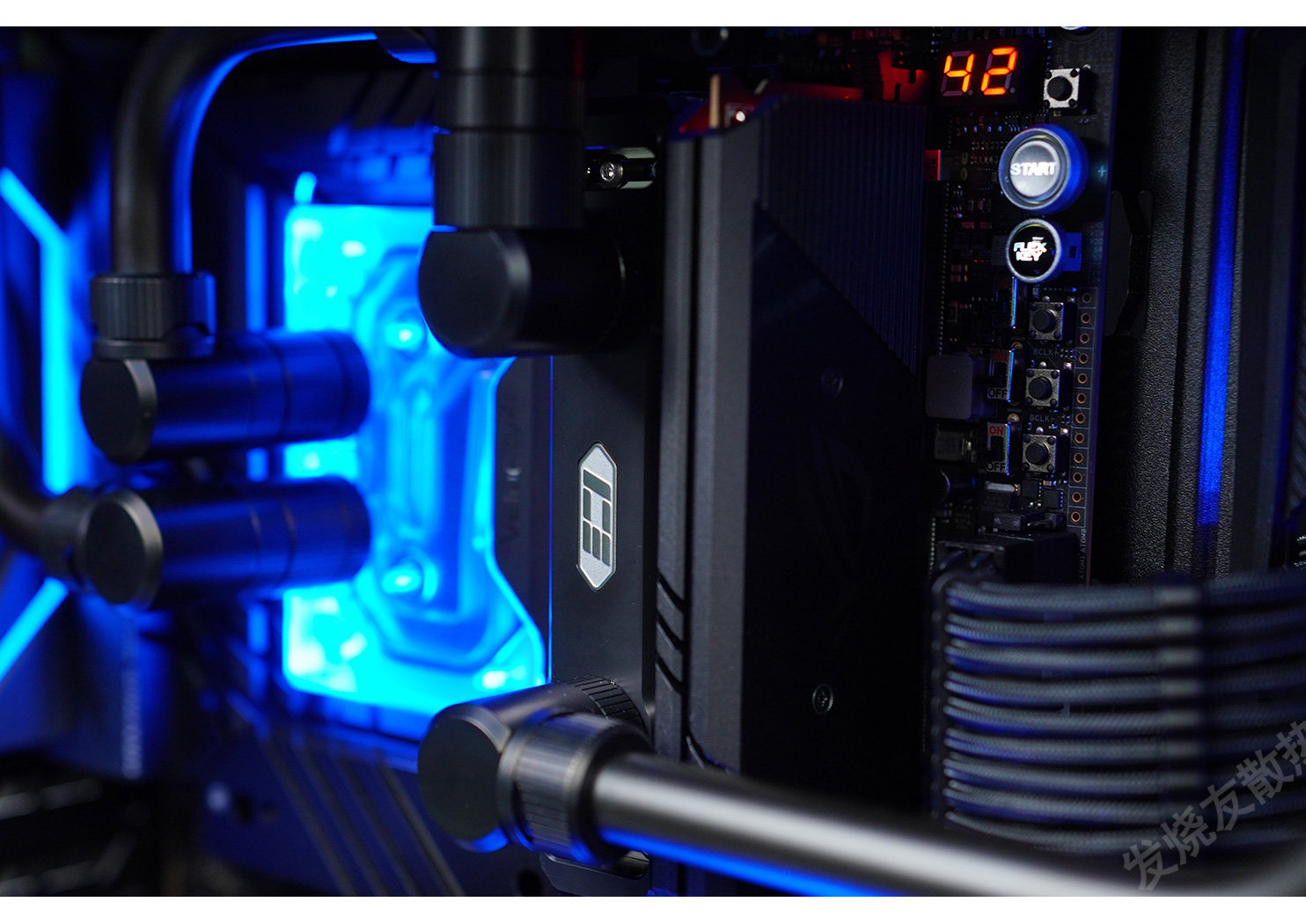 Шасси питания вентилятор комплект поставки  发烧友水冷|rog创世神701机箱 金属硬管ek水冷方案 cpu显卡散热 Ekwb