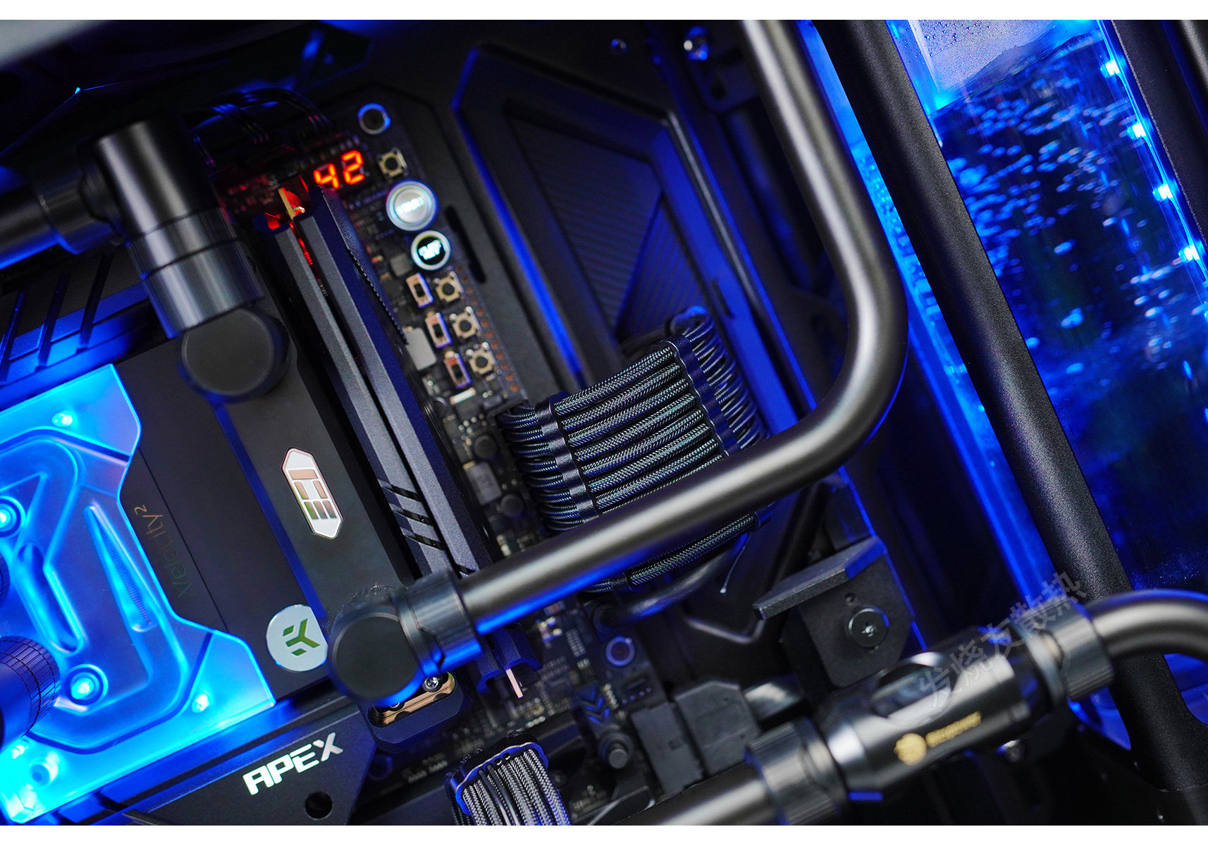 Шасси питания вентилятор комплект поставки  发烧友水冷|rog创世神701机箱 金属硬管ek水冷方案 cpu显卡散热 Ekwb