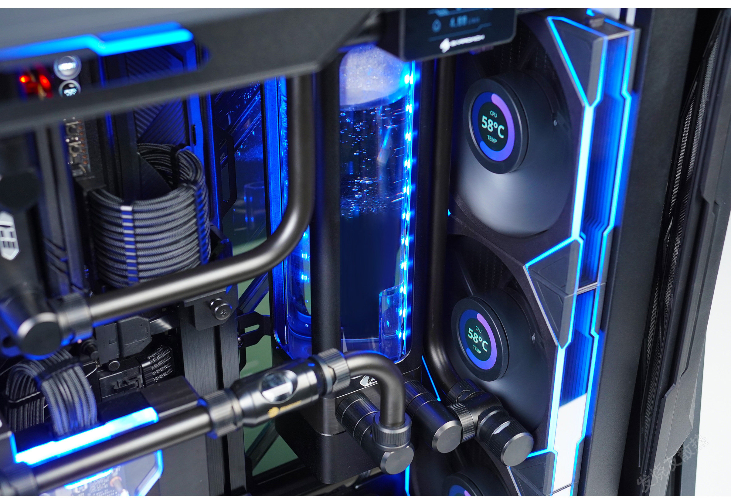 Шасси питания вентилятор комплект поставки  发烧友水冷|rog创世神701机箱 金属硬管ek水冷方案 cpu显卡散热 Ekwb