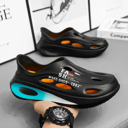 Летние тапочки в стиле Crocs, мужские трендовые нескользящие спортивные сандалии, пляжные мюли, подходят для носки на улице, коллекция 2025 года, закрытые носок и пятка