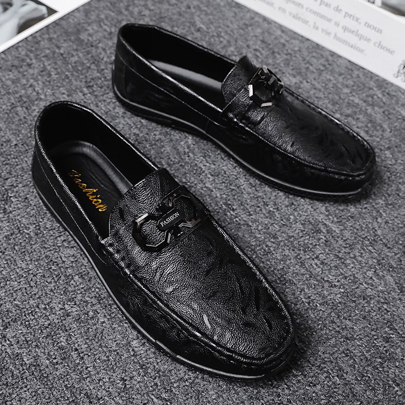 Men's casual lazy little leather shoes British 2021 New beans Joker trendy shoes Spirit Boy board shoes trend winter