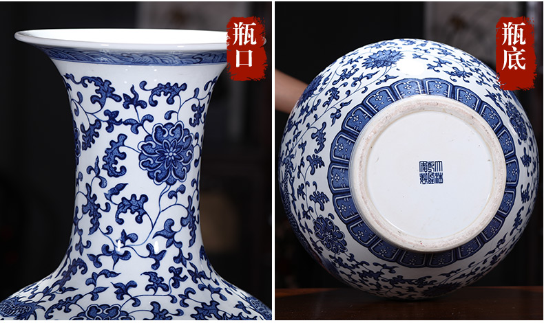 Jingdezhen ceramics imitation qianlong manual of large blue and white porcelain vase flower arranging Chinese sitting room adornment is placed