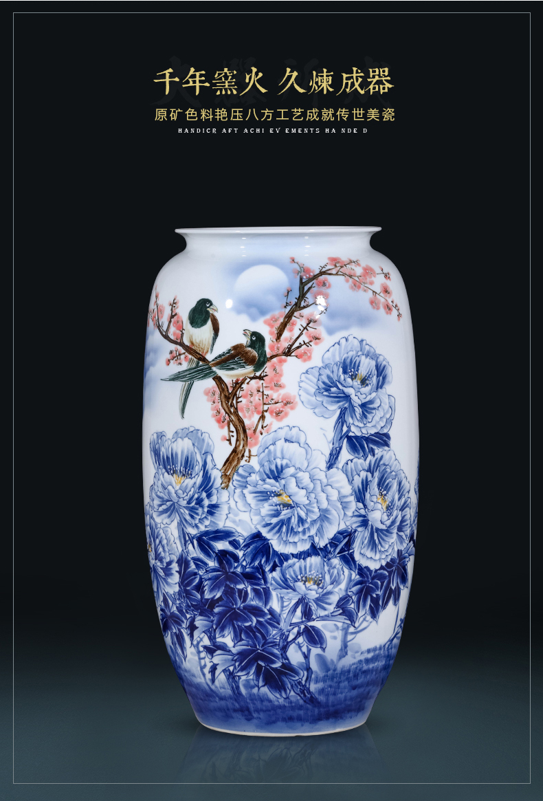 Jingdezhen ceramics famous beaming antique Chinese blue and white porcelain vase hand - made sitting room office furnishing articles