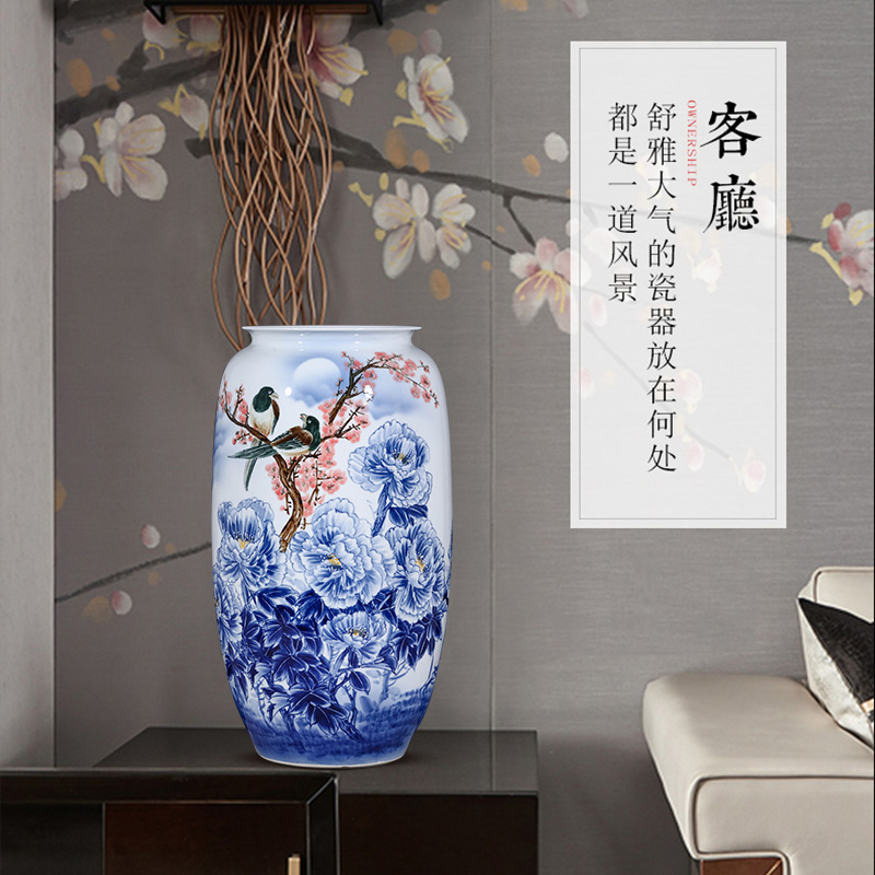 Jingdezhen ceramics famous beaming antique Chinese blue and white porcelain vase hand - made sitting room office furnishing articles