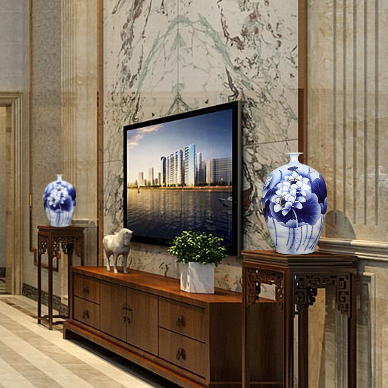 Jingdezhen ceramics by hand antique Chinese blue and white porcelain vase sitting room household adornment furnishing articles