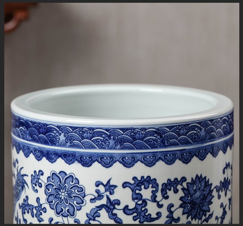 Jingdezhen ceramic painting and calligraphy scrolls cylinder large blue and white porcelain vase tube of the study of calligraphy and painting the sitting room be born home furnishing articles