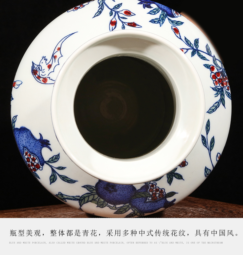 Jingdezhen ceramics hand - made live figure of blue and white porcelain vase flower arranging new Chinese archaize sitting room adornment is placed