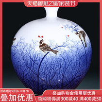 Jingdezhen ceramic master hand-painted antique blue and white porcelain vase flower arrangement Chinese home decoration