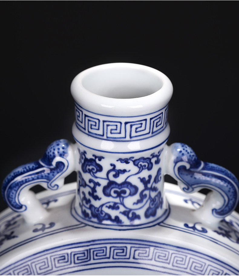 Jingdezhen ceramics imitation qianlong manual creative blue and white porcelain vases, new Chinese style home furnishing articles sitting room