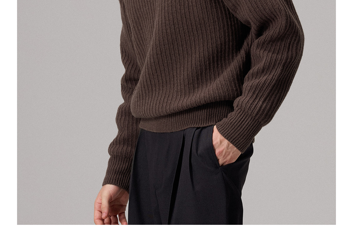 CULTUM 600g Chunky Knit Crewneck Sweater