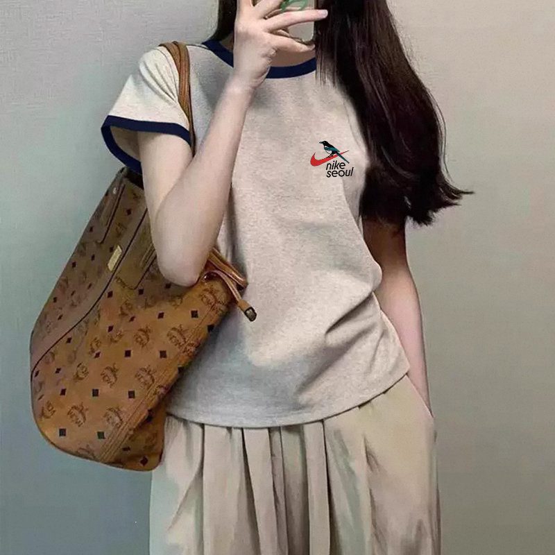Nike Nike Short-Sleeve T-Shirt for Women, Korean High-End Style, Color-Blocking, Regular Shoulder Fit, Summer 2026 New Model, Age-Reducing Trendy Tee