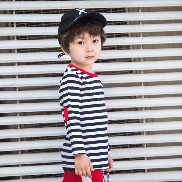 Cleaning spring children's clothing T-shirt boy and girl baby pure cotton bumped patch stripes blouse on black and white stripes