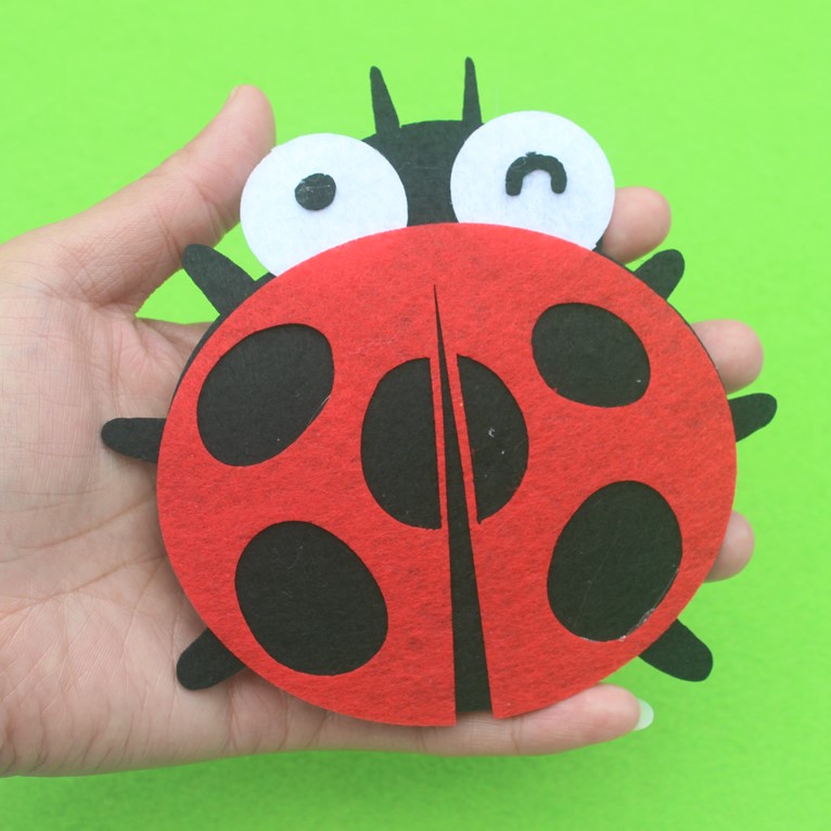 Không dệt côn trùng vá tự làm sáng tạo trẻ em handmade câu đố dán vật liệu không dệt búp bê phim hoạt hình đồ chơi mẫu giáo